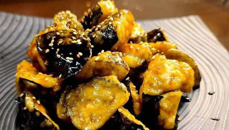 Sweet & sour crispy Eggplant (가지 탕수)